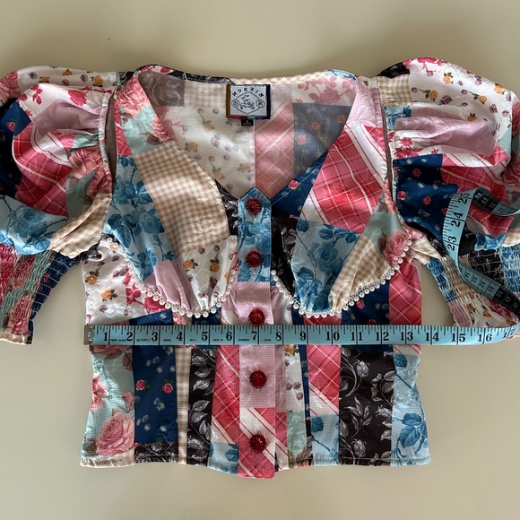 Mukzin Puff-Sleeve Floral Patchwork Design Top with Pearls 🩷💙🤍 - Picture 9 of 10